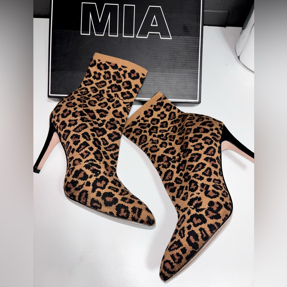 MIA leopard print knit bootie size 7.5